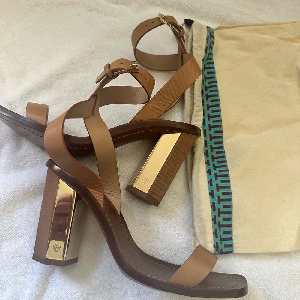Tory Burch - Like New Tan Heels with Gold Accents